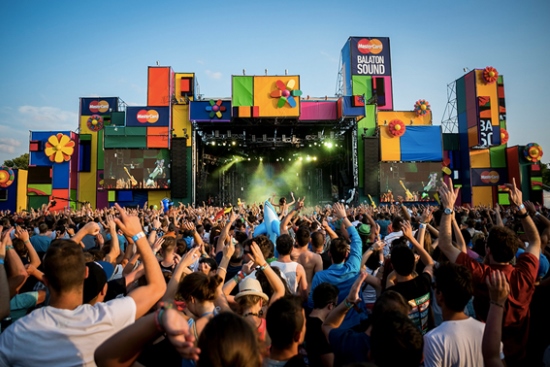 taxi and minibus transfer from budapest airport to balaton sound festival